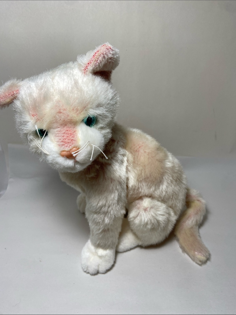 Ty  classic Cream and Pink Plush Cat with Green Eyes VTG 2000